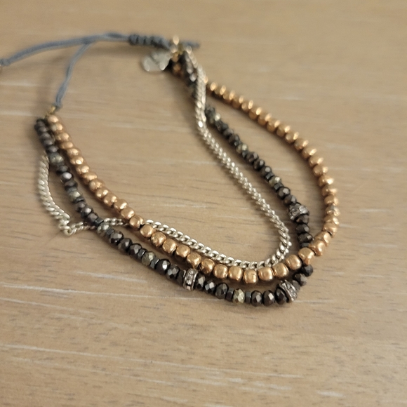 Necklace & Bracelet - Picture 4 of 8